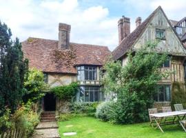 Tudor Wing, hotel with pools in Chiddingstone