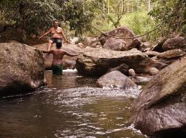 Retiyagama Eco Resort, campismo de luxo em Teldeniya