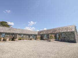 Sisial-y-Mor, hotel with pools in Dyffryn