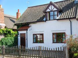 Kingsley Cottage، فندق مع موقف سيارات في Hickling