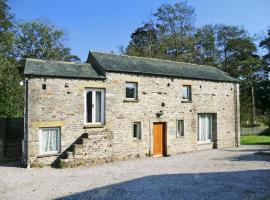 The Old Stables, hotel with parking in Barbon