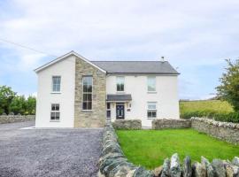 Chapel House, holiday home in Llantrisant