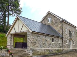 The Old Mill, vacation home in Llanfihangel Rhydithon