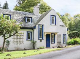 East Lodge, holiday home in Walkerburn