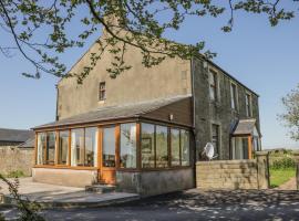 Carr House, holiday home in Balderstone