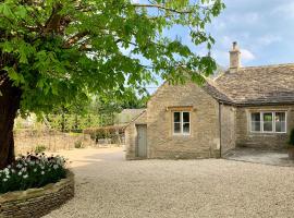 The Old Dairy, holiday home in Burford