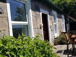 Awe View Railway Cottage: Loch Awe şehrinde bir otel