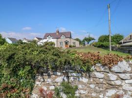 No 2 New Cottages, holiday rental in Pembroke