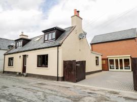 Maclean Cottage, pet-friendly hotel in Beauly