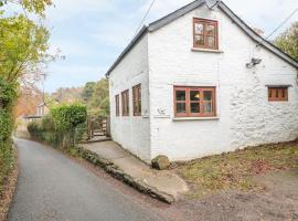 Happy Cow, holiday home in Coleford