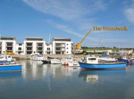 The Boardwalk, holiday home in West Bay