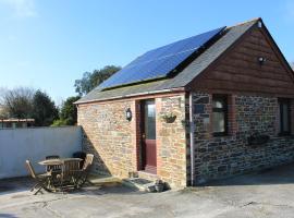 Little May, holiday home in Newquay