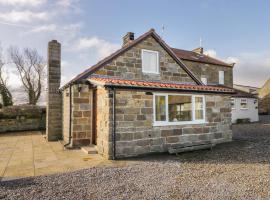 Orchard Cottage, place to stay in Whitby