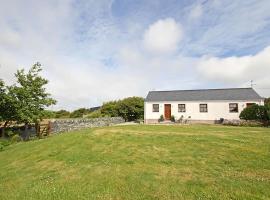 Y Beudy, holiday home in Valley