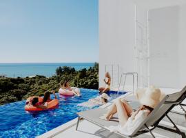 Blue Rela Luxe Resort Okinawa, khách sạn ở Onna