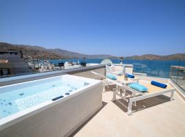 Naiades Village Elounda, hotel con jacuzzi en Elounda