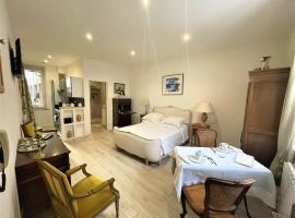 Maponi, hotel in Dijon