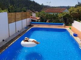 Citrus Tree House, private pool and garden., hotel in Angeja