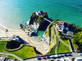 Lazy Waves Boutique B&B, hotel near Newquay Blue Reef Aquarium, Newquay