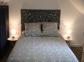 Ty Daou - Gîtes du Vieux Tilleul, Hotel in Tréglamus