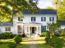 Oak Grove Bed and Breakfast, hotel cu parcare din South Boston