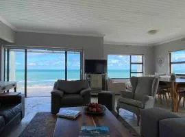 Bakgat Stay - Seafront 7-sleeper holiday home