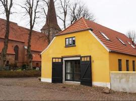 Historisches Pastorat - Villa Mika, hotel in Fehmarn