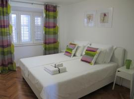 Fiorino Rooms Korčula, хотел в Корчула