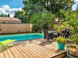 Amazing Home In Saint-quentin-la-poter With Outdoor Swimming Pool ที่พักให้เช่าในแซ็งต์-กองแต็ง-ลา-โปเตรี