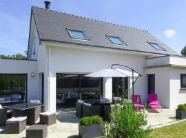 Holiday Home in Bénodet near Sandy Beach