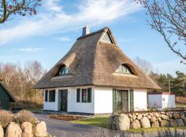 Ferienhaus Seeadler 3, alloggio vicino alla spiaggia a Fuhlendorf