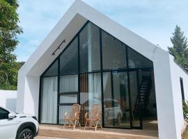 Casa de Gaudi Lembang, rental liburan di Lembang