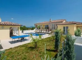 4 Bedroom Lovely Home In Kapelica