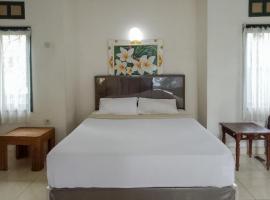 DATON HOUSE near Bali Zoo Ubud Mitra RedDoorz, Hotel in Darmasaba