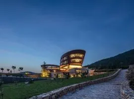 Runaway Cow Winery Retreat