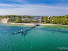 Residenz Seeblick Whg 4, mit Gartenzugang, hotel na may mga hot tub sa Ostseebad Sellin