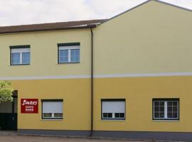 BAUERs Gästehaus, pigus viešbutis mieste Obersiebenbrunn