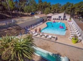 Camping maeva Escapades La Pinède en Provence, hotel en Mondragon