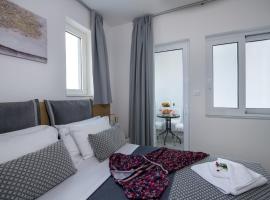 Deluxe City Hotel, hotel in Chania Town