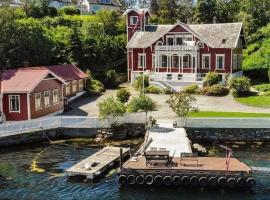 VILLA BRATTHOLMEN, parkol&oacute;val rendelkező hotel Brattholmen v&aacute;ros&aacute;ban