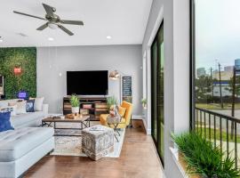 Modern, Houston Inspired House with Best Views of Downtown! - Less than 1 mile to Eado Midtown Bars home, hotel near Emancipation Park, Houston