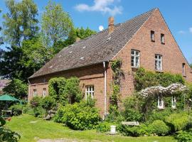 Oberstübchen im Alten Pfarrhof، فندق رخيص في Behren-Lübchin