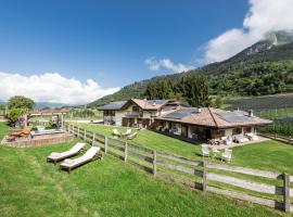 Berry House, farm stay in Vigolo Vattaro