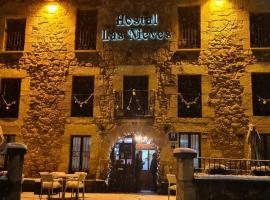 Hostal Las Nieves, country house in Salduero