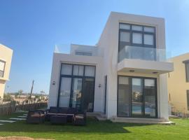 Tawila, 4 Bedroom Villa, Brand new, directly on a lagoon, khách sạn ở Hurghada