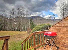 Elka Park Townhome with Views about 5 Mi to Skiing!, cottage in Elka Park