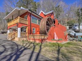 Peaceful Cookeville Cabin on 52 Acres!, hótel í Cookeville