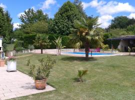 Chez Isa et Dens, מקום אירוח B&B בMarsac-sur-lʼIsle