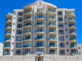 Cascades Self-Catering Apartments, hotel v mestu Summerstrand