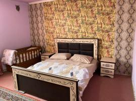 Friend's House rooms near Airport, apartamento em Yerevan